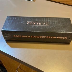 Foxy Bar rose gold blowout dryer brush Never Opened